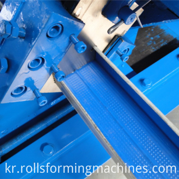 용골 롤 성형기 1 steel frame roll forming machine